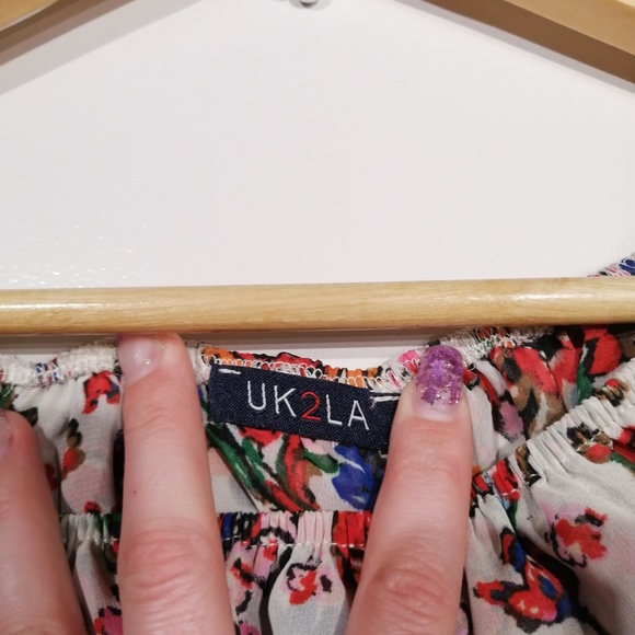 UK2LA Cropped Floral Off Shoulder Ruffle Top NWOT - Picture 4 of 5